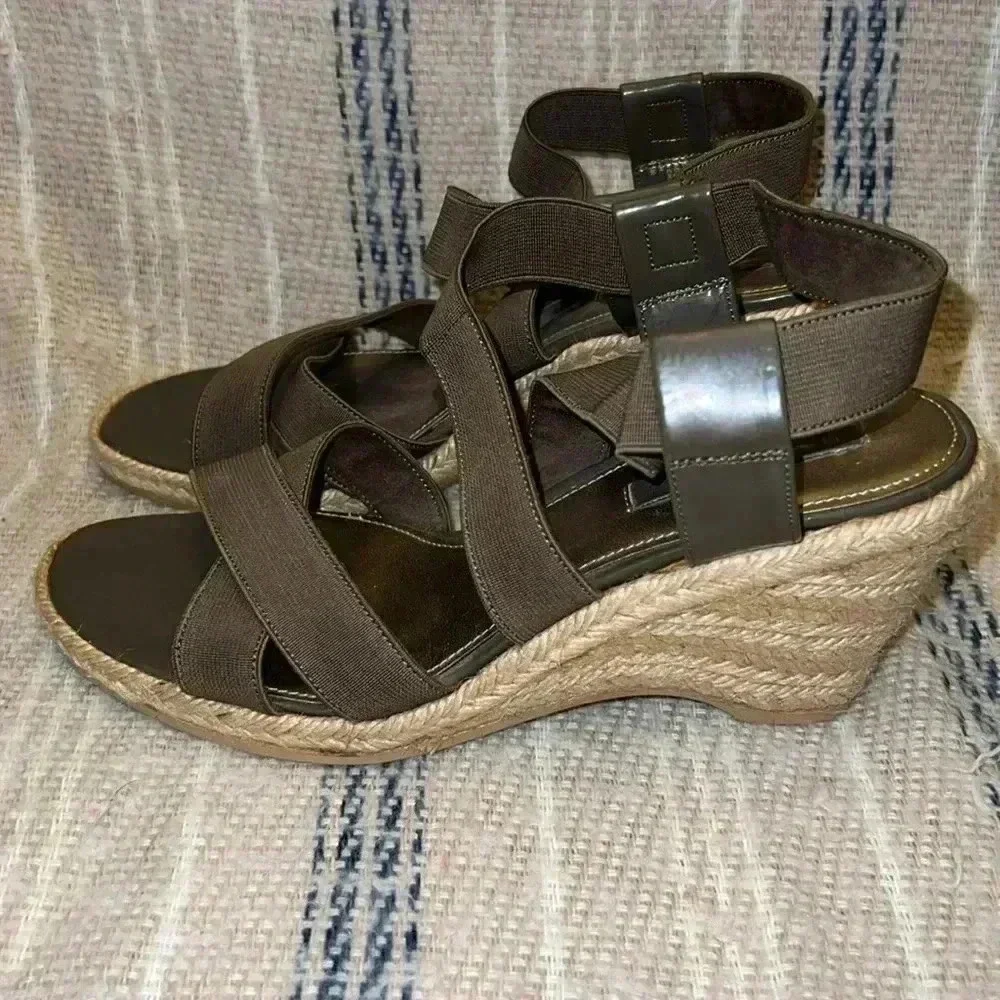 Bandolino Wedge Sandles
